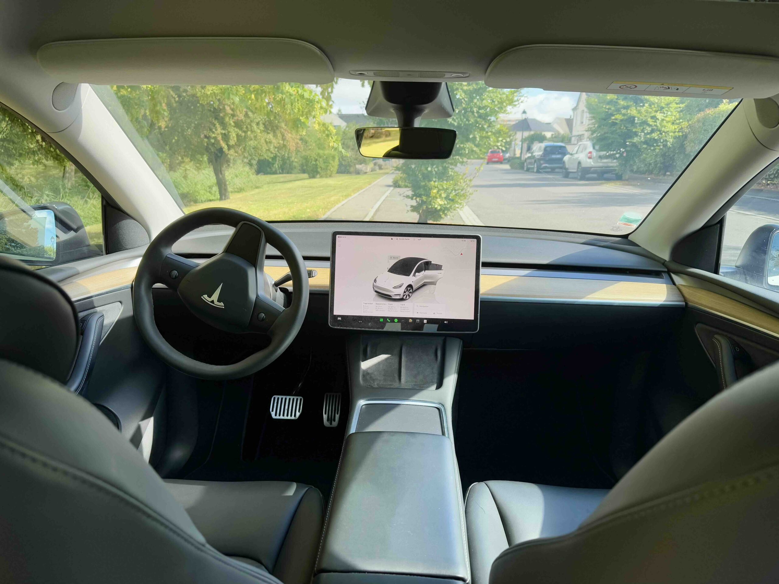 5 Vue Intérieure AV et tableau de bord